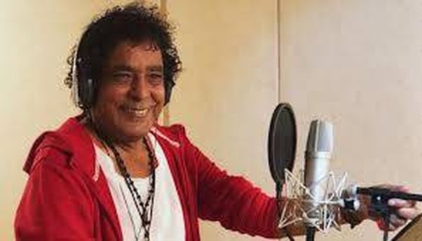 محمد منير يفاجئ جمهوره