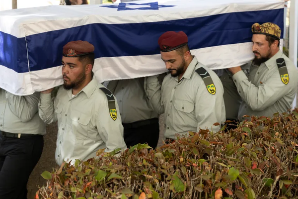 "القناة 12": مقتل رائد يشغل قائد سرية جنوبي لبنان