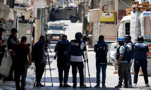 108 انتهاكاً بحق الصحافيين الفلسطينيين في تموز