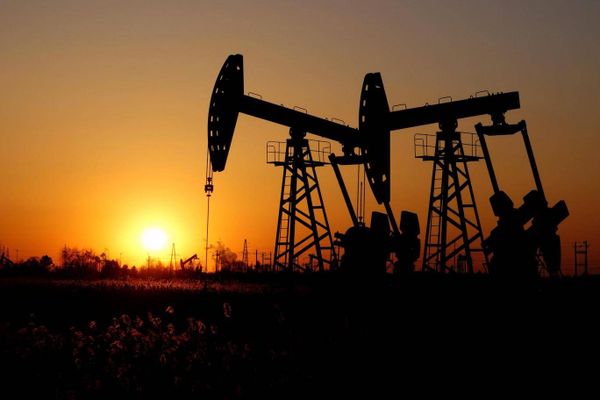 النفط يستقر مع قلة الإمدادات والأنظار تتجه لاجتماع أوبك+