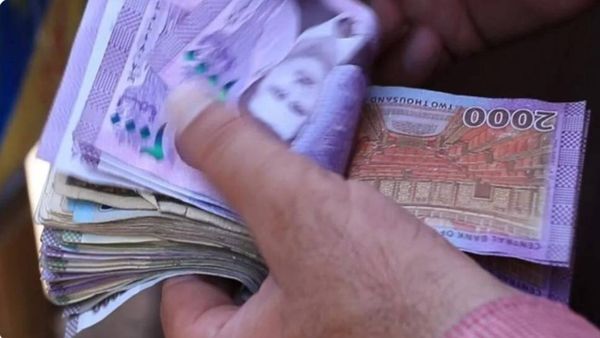 انهيار حاد بقيمة الليرة السورية مقابل الدولار