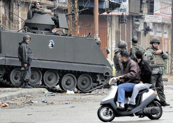 سليمان اتصل برعد مستنكراً تفجير اللبوة ومتمنياً الشفاء لجرحى حزب الله ...
الحكومة ستكون دستورية وميثاقية وفق مصادر قصر بعبدا والمصيطبة ...
بري: 14 آذار لا تعرف إلا كلمة «لا» واستهداف الجيش خطر جداً ...
العارفي مهدداً: السنّة عائدون ودماء محمد الظريف لن تذهب هدراً