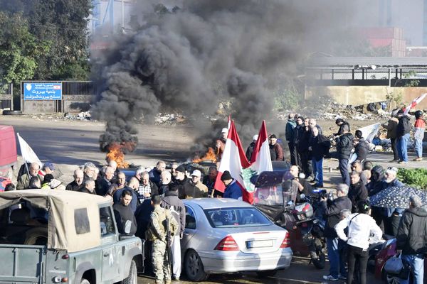 وزيرا خارجية فرنسا ومصرعلى خط تبريد الجبهة الجنوبية... و«اسرائيل» تواصل التهديد
نواف سلام‬ رئيساً لمحكمة العدل الدولية لثلاث سنوات... وتقدّم بشأن ملف تبادل الأسرى
جلسة حكومية غداً على وقع اعتصام العسكريين المتقاعدين... وموظفو الخلوي يواصلون إضرابهم