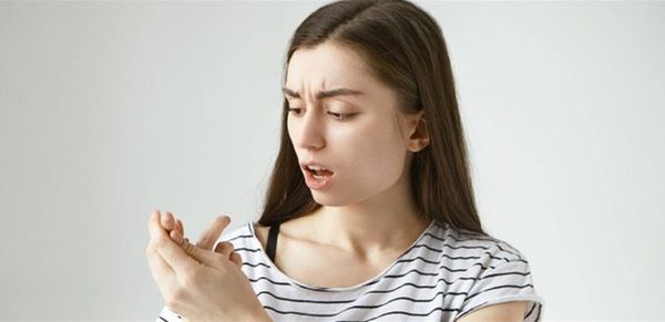 ماذا يحدث إذا لم تخرج شظية من جلدك؟