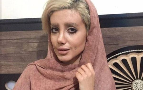 "جولي الإيرانية" تظهر وجهها الحقيقي (صور + فيديو)