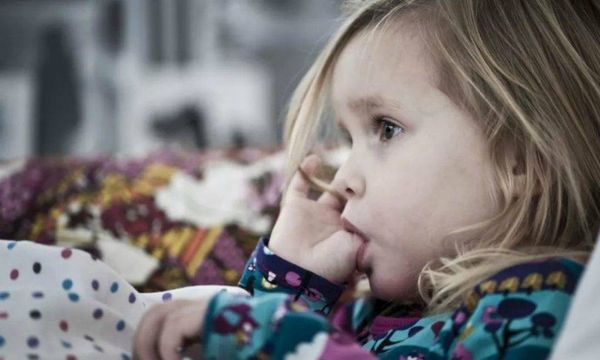 اعرفي كيف تخلصين طفلك من هذه العادة السيئة