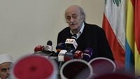 جنبلاط يرفض «الفخ»... ولو دفع الثمن درزيًا
يخوض أصعب معاركه... والتاريخ بينه وبين خصومه