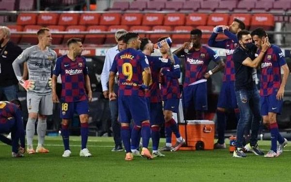 برشلونة عاد الى التدريبات استعداداً لمواجهة نابولي في دوري الأبطال