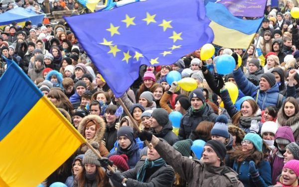 روسيا تتهم الأوروبيين بمحاولة إقامة منطقة نفوذ بأوكرانيا 