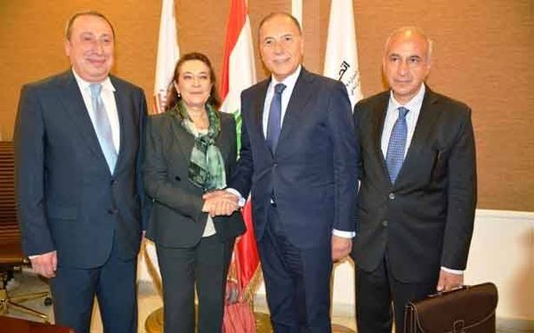 سفيرة إسبانيا زارت غرفة طرابلس
وبحثت مع دبوسي في تفعيل العلاقات