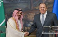 لافروف وبن فرحان يبحثان تعزيز العلاقات بين موسكو والرياض