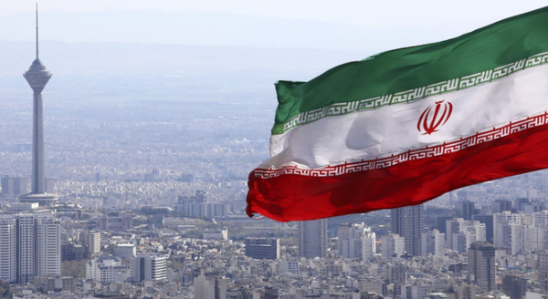 مستشار عسكري إيراني يحذر: مهاجمة إيران ستغير مشهد الحرب في المنطقة