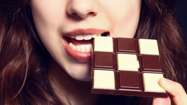 لمحبي الشوكولا فقط…ألذ وظيفة في العالم
