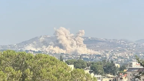 جيش الاحتلال يواصل عدوانه على الجنوب... تجريف وتفجيرات وإحراق منازل