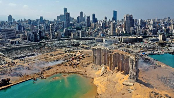 نقابة مستوردي المواد الغذائية أعلنت بدء إجراءات إخراج الحاويات الغذائية من مرفأ بيروت