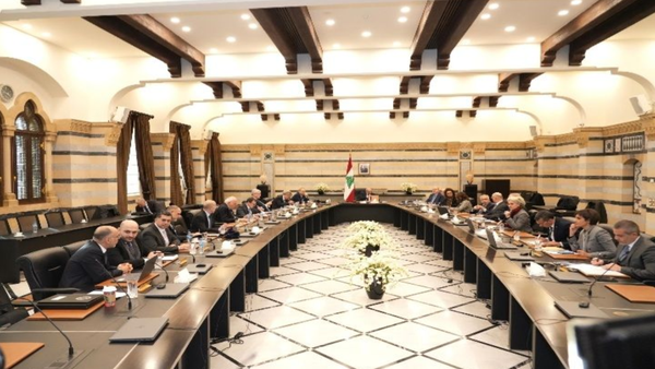 أقرّ إجراءات لتطوير الجباية ومنع التعديات على الشبكة الكهربائيّة
مجلس الوزراء : منحة شهرية للمتقاعدين من غير العسكريين بقيمة ١٢ مليون ليرة 
مرقص : بند إعادة الإعمار ليس مُغيباً وجلسة قريبة لبته