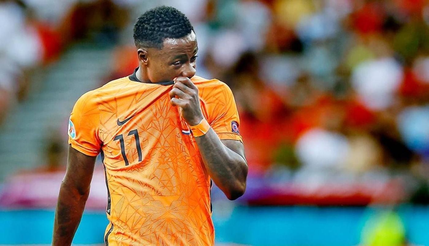 بتهمة "محاولة القتل غير العمد"... محكمة تقضي بحبس مهاجم منتخب هولندا 18 شهراً