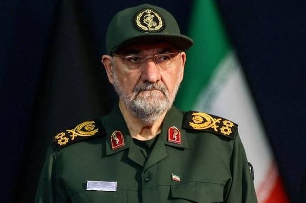 رضائي: إذا كانت واشنطن تريد الخروج من المأزق الذي صنعته بنفسها وألا تزداد تورطاً فيه فلا سبيل أمامها سوى قبول حقوق إيران