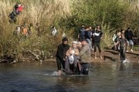 عام على سقوط نظام الأسد: ما الذي تغير في واقع اللجوء السوري إلى لبنان