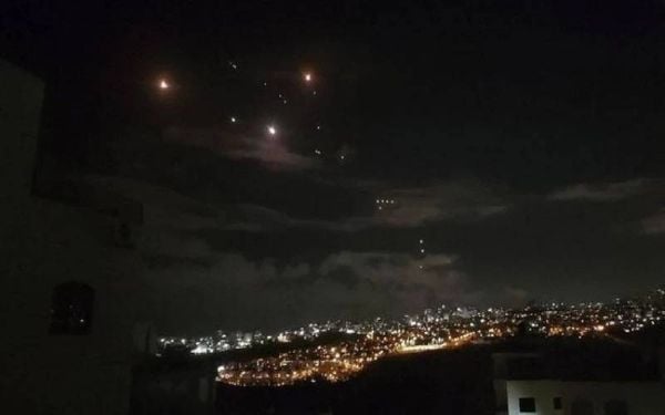 الحرس الثوري: إطلاق صاروخ "خرمشهر 4" نحو تل أبيب ضمن الموجة 19 من "الوعد الصادق 4"
