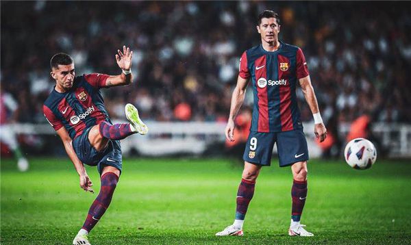 برشلونة ينهي لعنة ميسي في الضربات الحرة بقدم توريس