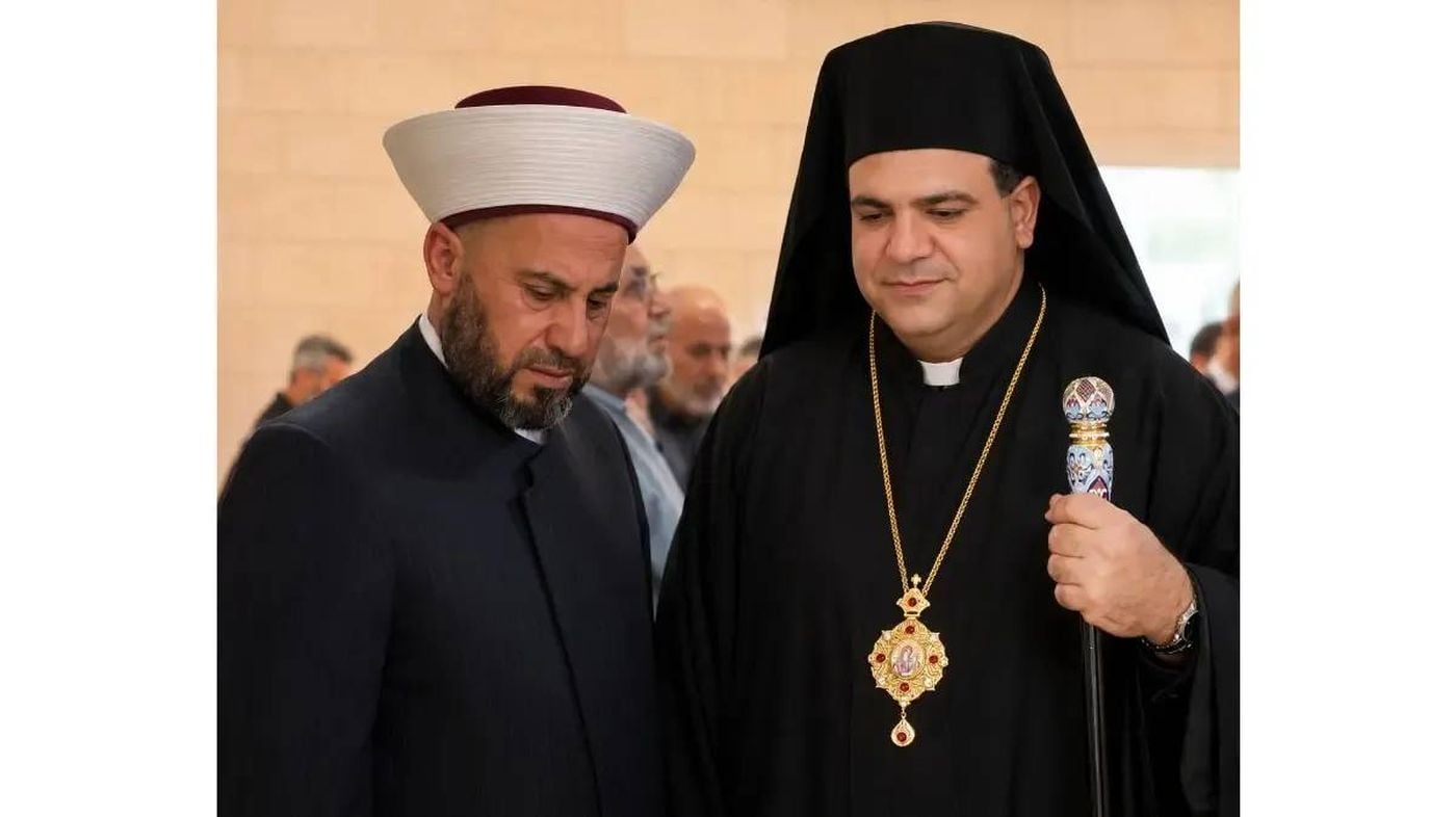 المطران إبراهيم يعزّي مفتي زحلة والبقاع بوفاة والده