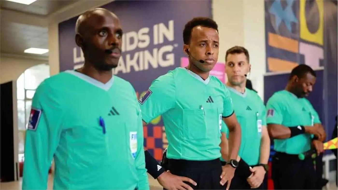 بعد حرمانه من مونديال 2026.. الحكم الصومالي أرتان يكتب التاريخ في السوبر الأوروبي