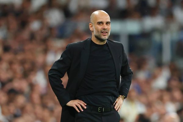 بعد أيام من التتويج... غوارديولا يتحدى الدوري الإنكليزي