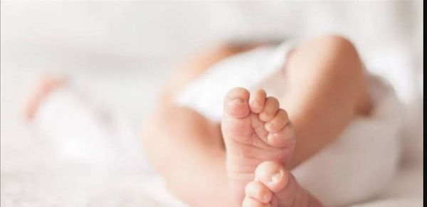 أراد تسمية ابنته على اسم حبيبته السابقة... هل وافقت زوجته؟