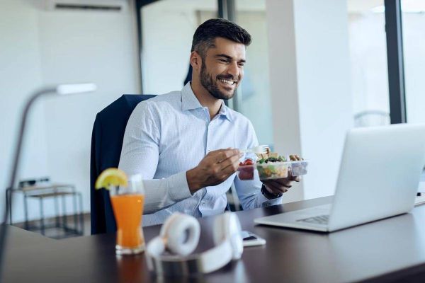 كيف تحافظ على طاقتك خلال يوم العمل؟