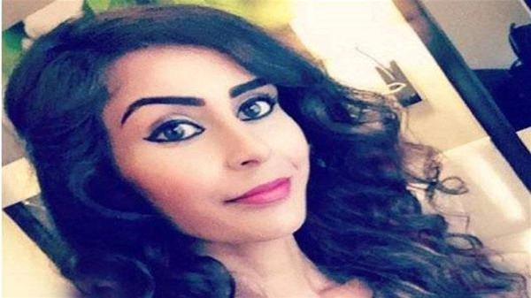 بالصور والفيديو - سورية تقرأ كتابا عن الفن السوري... فأوقفتها الشرطة البريطانية والتهمة...!