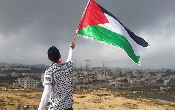 لماذا يرفض الغرب الاعتراف بفلسطين في الوقت الذي يعترف فيه بدولة بلا أرض وبلا شعب