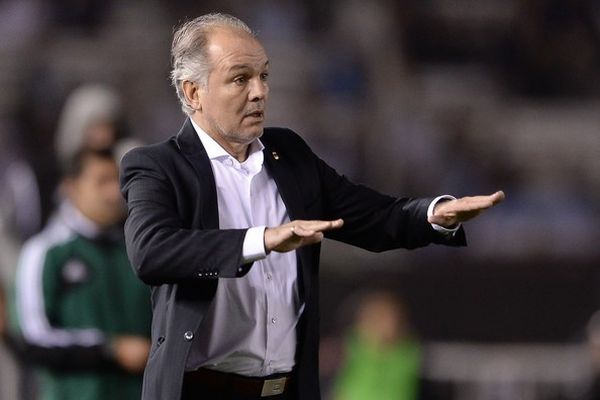 بالفيديو اضحك على  مدرب المنتخب الارجنتيني