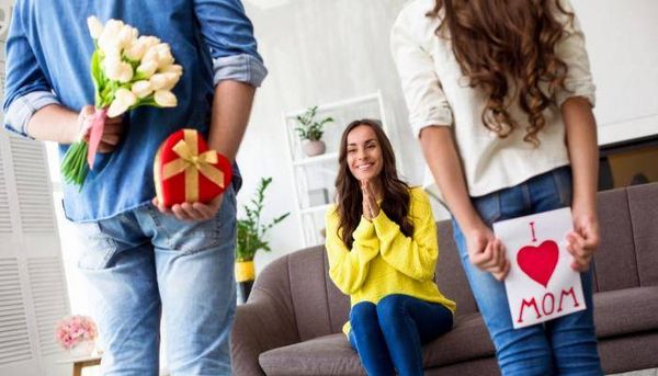 في «عيد الأمّهات» رسائل معايدة عبر «الديار» ... بعض الأمّهات : نخاف على لبنان ومستقبل أولادنا
