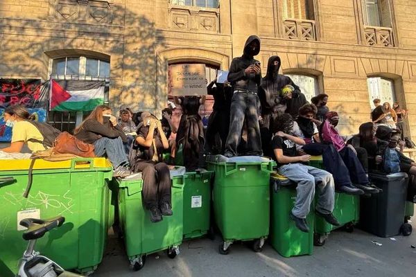 أكثر من 170 مظاهرة في فرنسا احتجاجاً على الموازنة والأجور... وإضراب القطاع العام