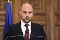بارو يشدد على إجراء الانتخابات الفلسطينية في تشرين الثاني