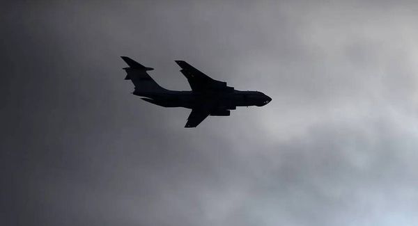 "الدوما" يتهم أوكرانيا بإسقاط طائرة "أسراها" بالصواريخ