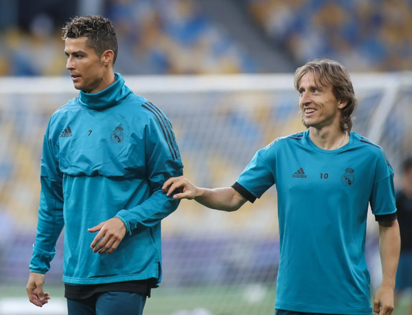 مودريتش يراهن على رونالدو: سيصل إلى 1000 هدف بلا شك