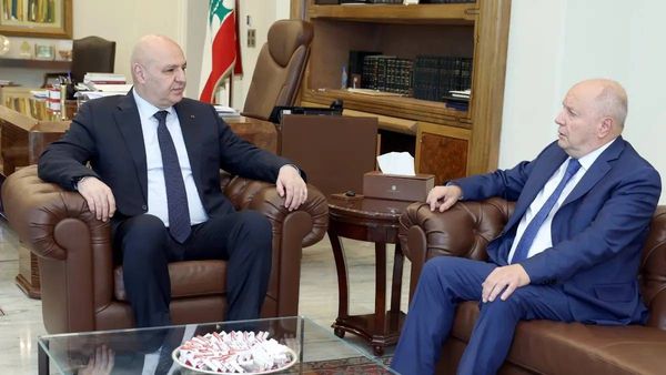 الأسمر يطالب بحماية حقوق العمال ووقف فرض الضرائب الجديدة