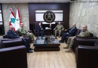 قائد الجيش بحث وسفير هنغاريا
علاقات التعاون بين جيشيّ البلدين