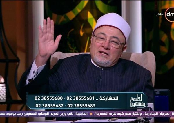بالفيديو.. متصلة مصرية تحرج أربعة رجال دين على الهواء
