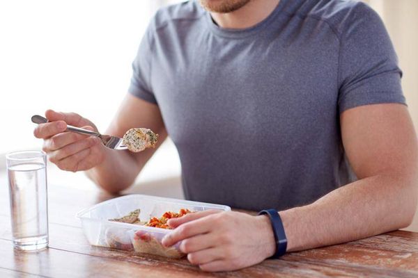 للرجال فقط.. 4 أطعمة تجنبوا تناولها بعد سن الخمسين !!