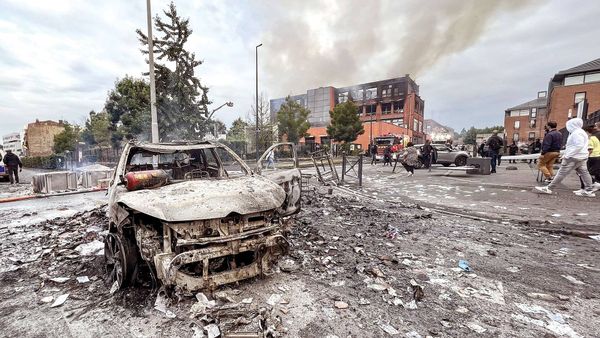 فرنسا تغلي: 45 الف شرطي... مقتل متظاهر واكثر من الف موقوف