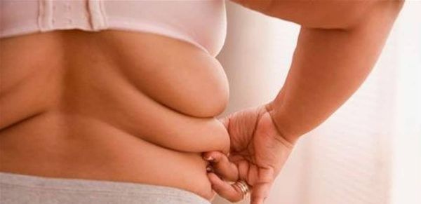 منعتها السمنة من اللعب مع طفلتها فخسرت 50 كيلوغراماً.. وهكذا أصبح شكلها