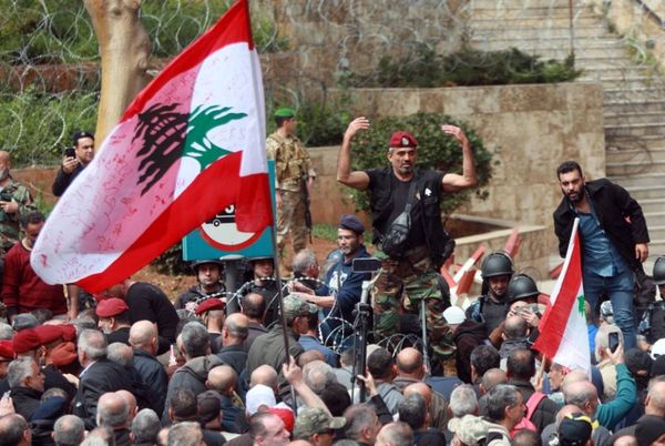 الناس نزلت… والرسالة واضحة