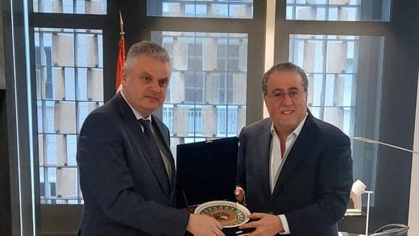 شقير عرض مع سفير مولدوفا سبل تنمية العلاقات