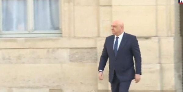 عون في باريس... ماكرون يستقبله في الإليزيه