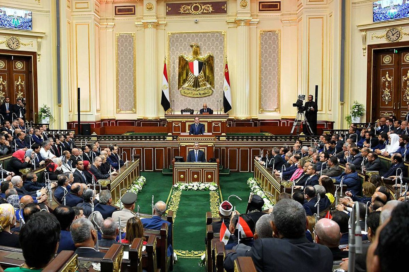 نائبة مصرية تفاجئ وزير التعليم بسؤال غريب