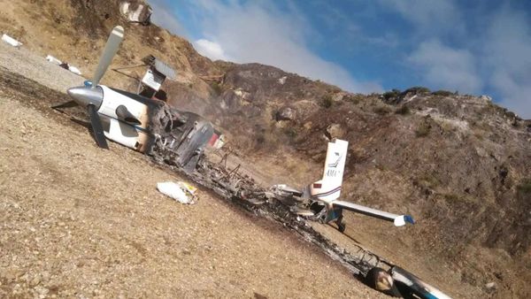 متمردون في بابوا الإندونيسية يقتلون طياراً أميركياً ويحرقون طائرته