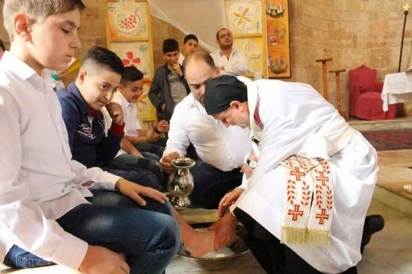 رئيس أساقفة صور للموارنة ترأس رتبة الغسل في كنيسة سيدة البحار